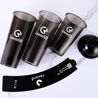 Ein guter Preis. 12oz 16oz 20oz PP Plastikbecher Plastikkaltgetränke mit schwarzen Deckeln Online