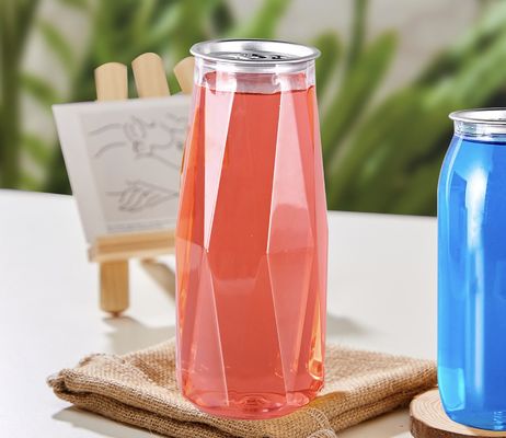 Un buon prezzo. Bottiglie di bevande in plastica in PET versatili da 500 ml con tappo per frullati e tè in linea